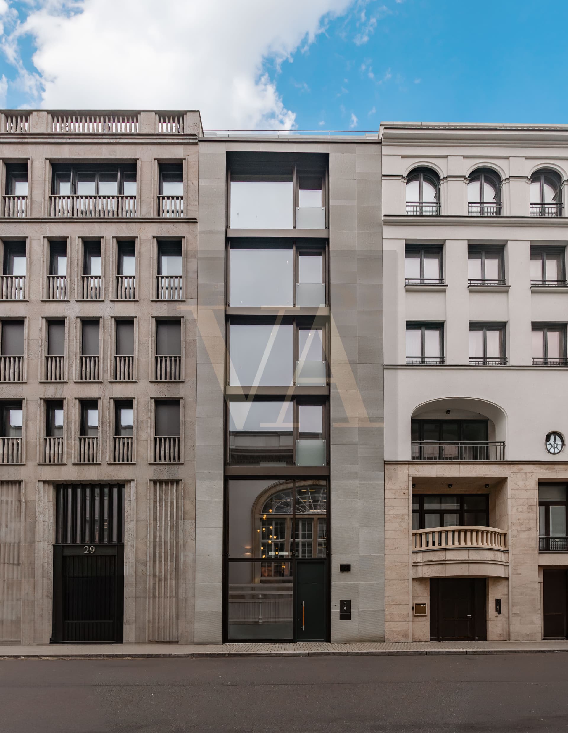 Stadtpalais Oberwallstraße – Luxusresidenz mit Dachterrasse, Heimkino & Garten in Berlin Mitte