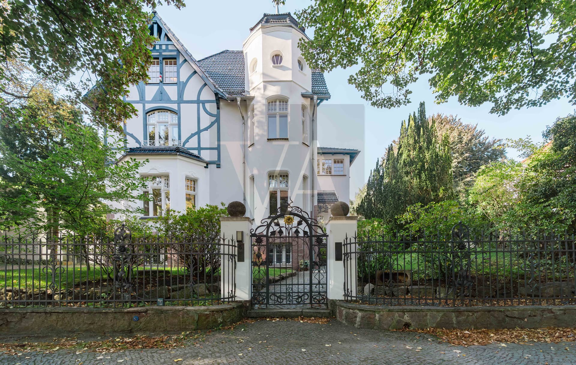 Art Nouveau Villa with Luxury Features & Historic Charm in Berlin-Nikolassee – Villa Rietdorf - Image 1