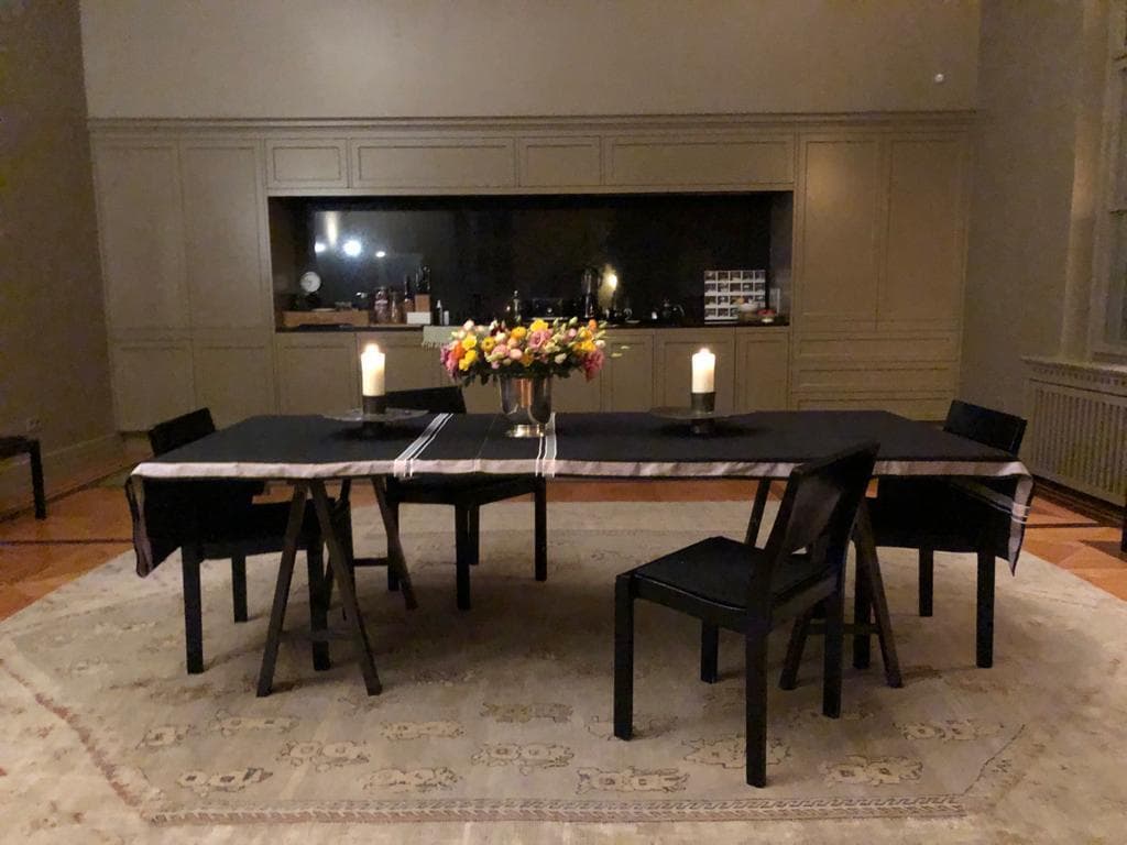 Luxury Residence with 451 sqm in a Listed Embassy Building Directly at Tiergarten - Image 7