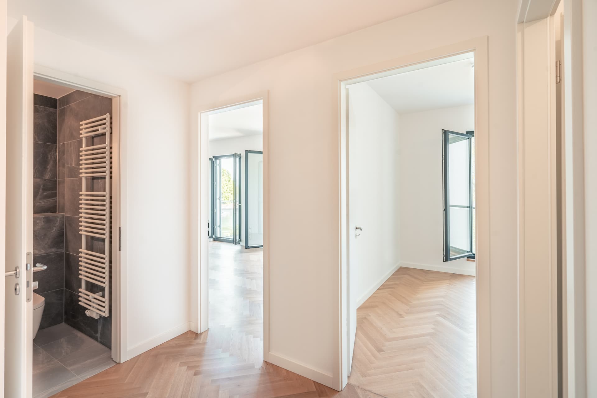 „Luxuswohnung mit Spreeblick am Tiergarten – Exklusives Wohnen im Herzen Berlins“