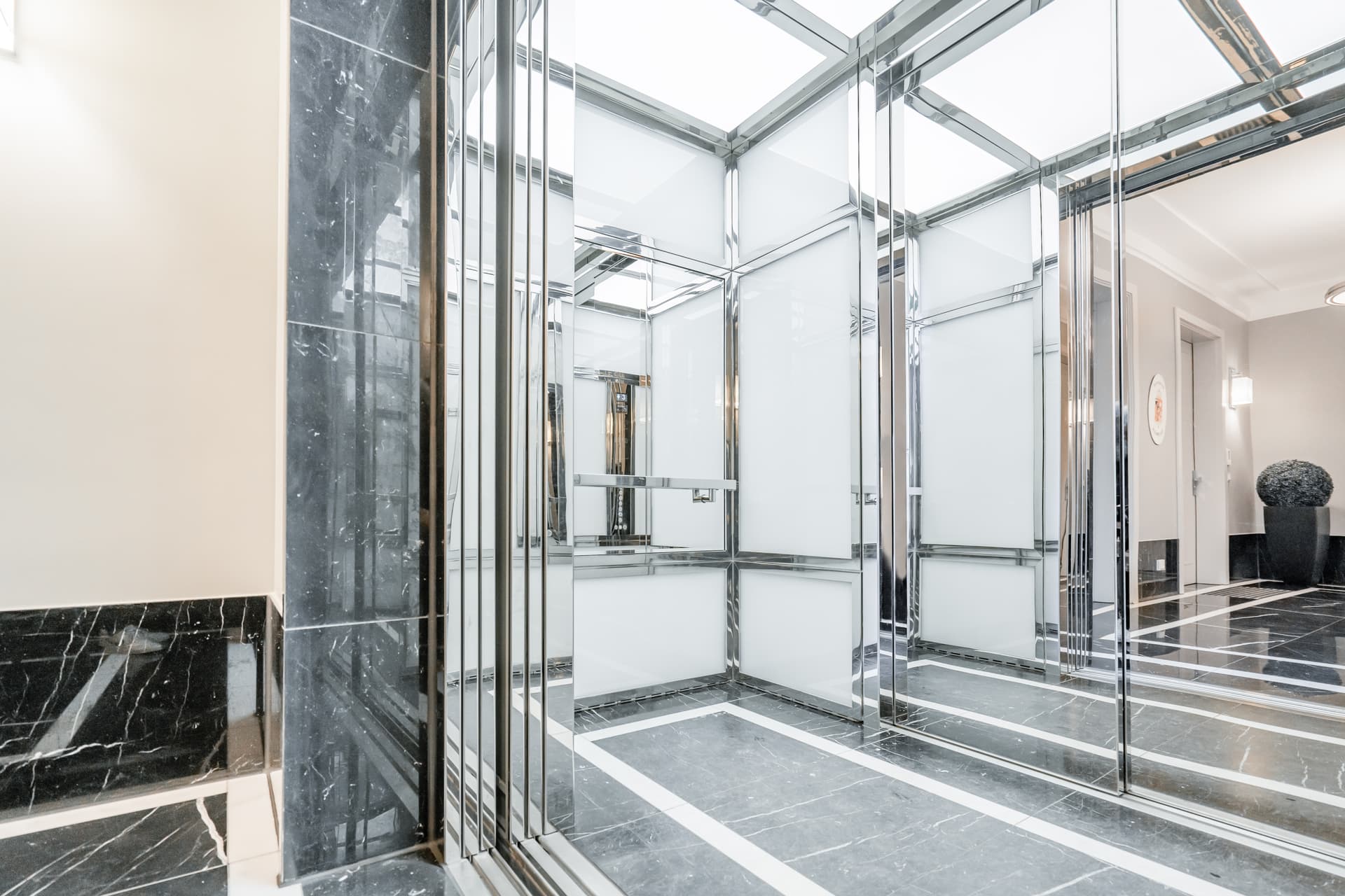 Exklusive Designer-Terrassenwohnung nahe Ku’damm – Luxus pur auf 196 m² Wohnfläche - Image 13