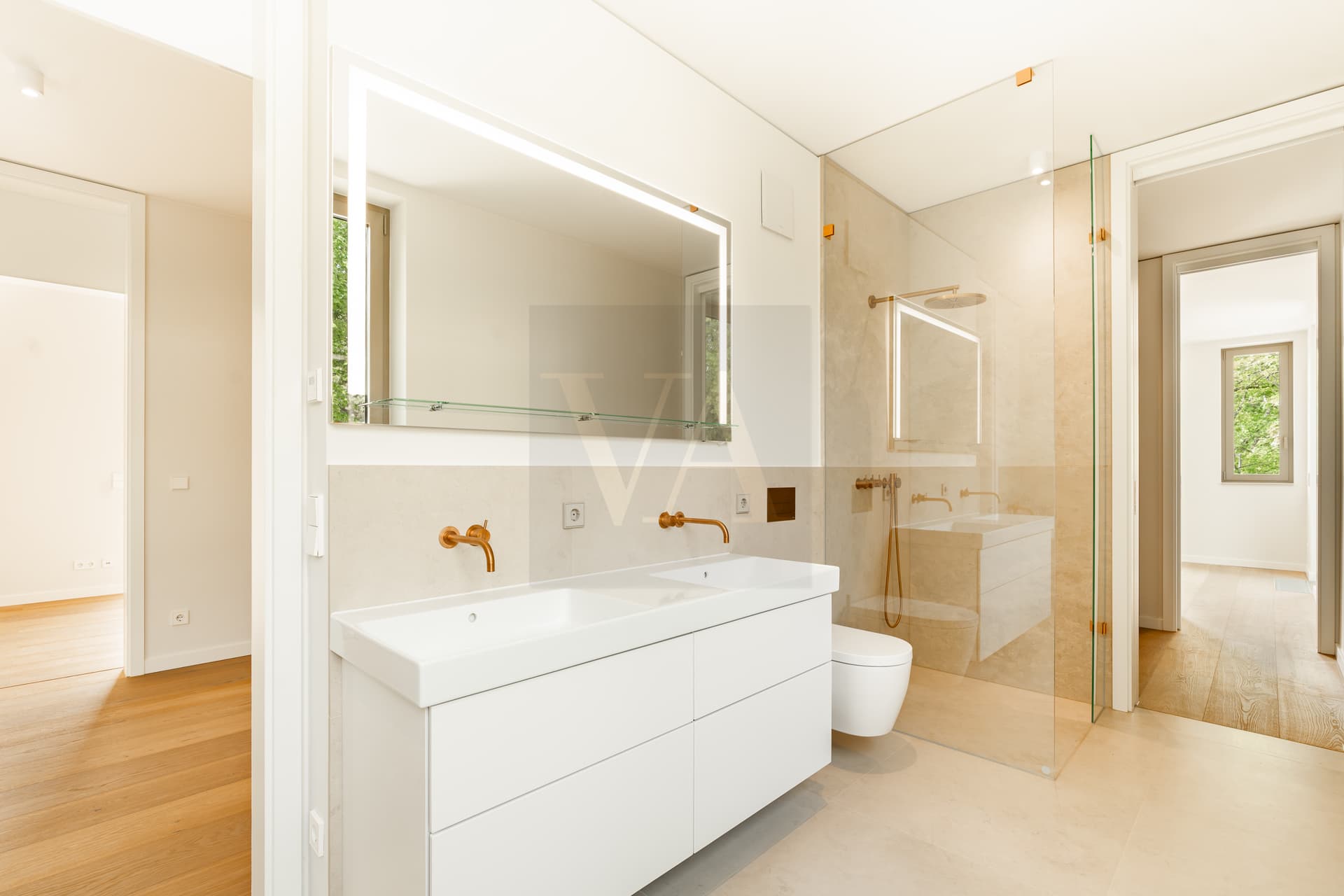 Designer Luxury Residence on the First Waterfront Line at Großer Wannsee with Private Parking - Image 27