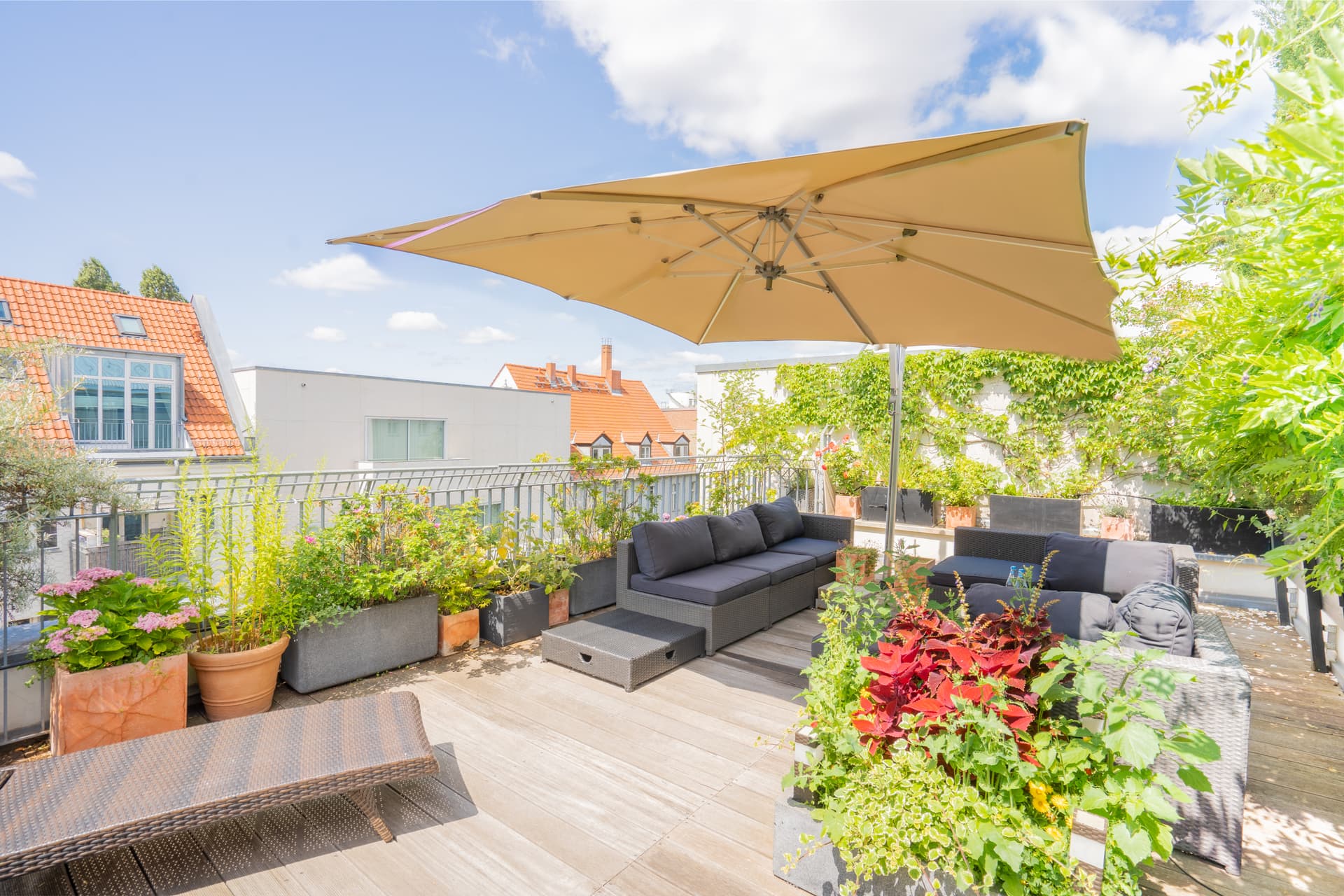 Exclusive Duplex Penthouse in Berlin-Mitte with 60 sqm Rooftop Terrace – Prime Location near Rosenthaler Platz