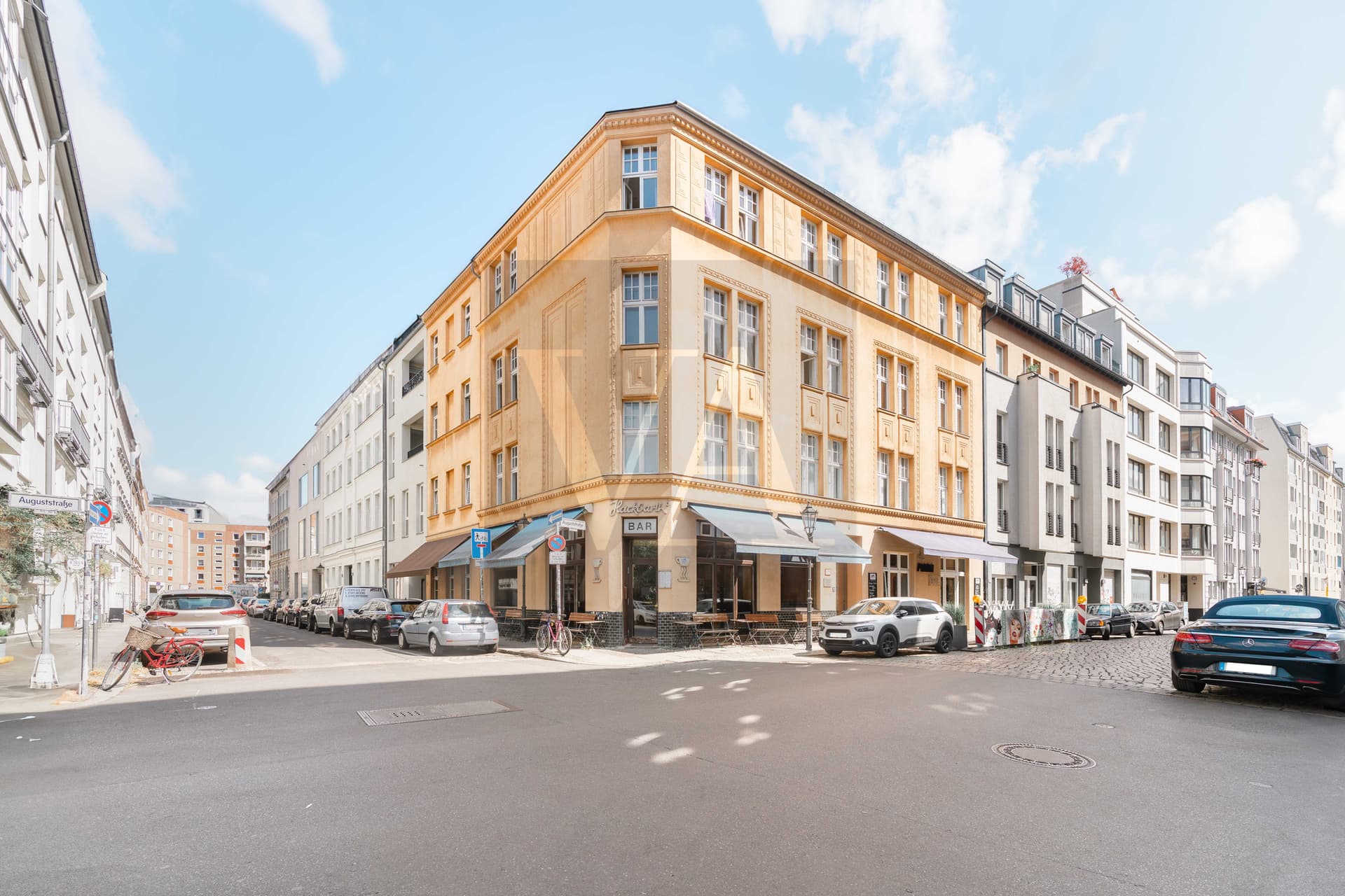 Joachimstraße 10 – Stylish Altbau Residence Near Auguststraße - Image 16
